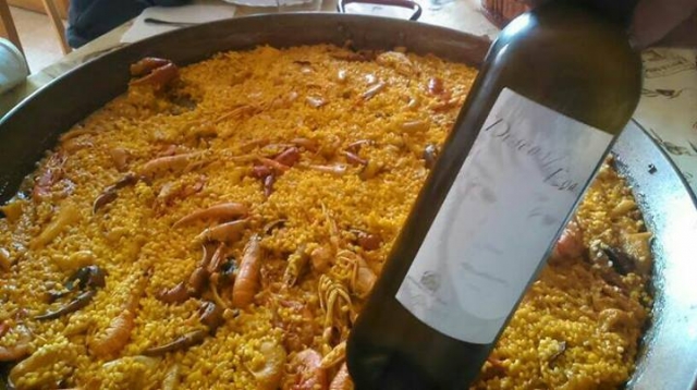  Vinho com paella